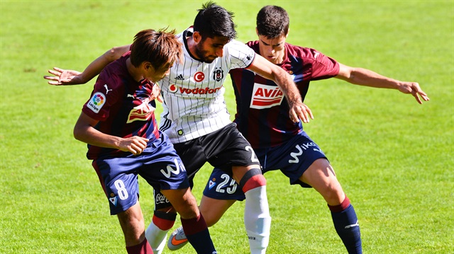 Aras Özbiliz, Beşiktaş'ın Eibar ile oynadığı hazırlık maçında dikkat çeken bir performans sergiledi.