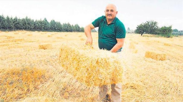 FETÖ'nün darbe girişi gecesi tarlasını yakarak jetlerin kalkışını geciktiren Hicabi Bitik, "Biz bunları maddiyat için yakmadık. Allah için, vatan için yaktık" dedi.