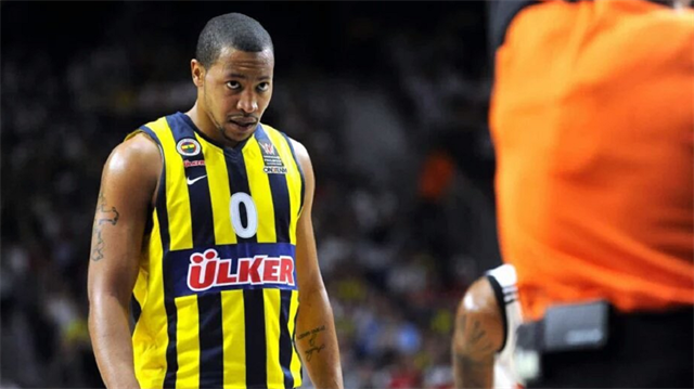 Kariyerinde LA Lakers forması giyen Goudelock, 2014-15 sezonunda Fenerbahçe'de oynadı.