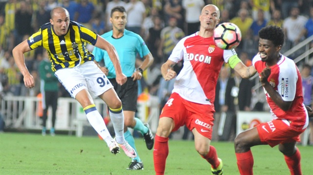 Monaco-Fenerbahçe maçı 21.45'te başlayacak. Karşılaşma Lig TV'den şifreli olarak yayınlanacak. Monaco-Fenerbahçe maçını yenisafak.com'dan 3D olarak takip edebilirsiniz. 