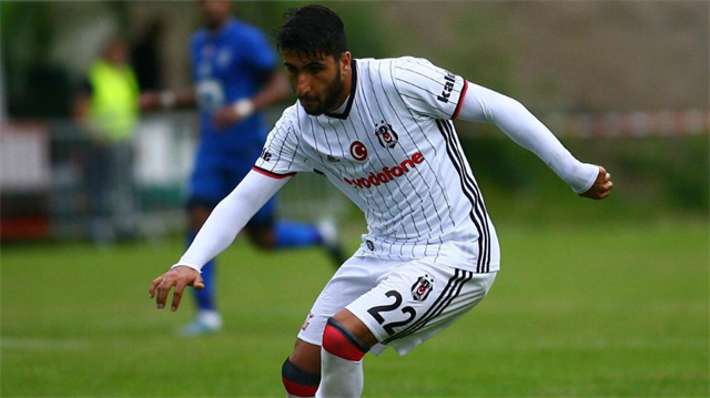 Aras Özbiliz, Beşiktaş'ın Beylerbeyispor ile oynadığı hazırlık maçında müthiş bir frikik golüne imza attı.