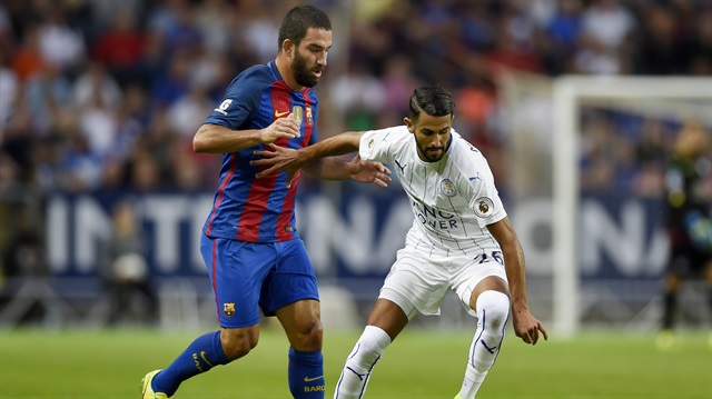 Barcelona'da milli futbolcu Arda Turan ilk 11'de forma giyerken, 62. dakikada yerini Sergi Samper'e bıraktı.