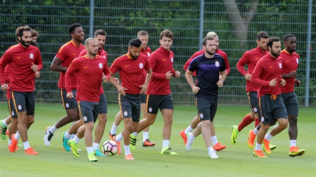 Galatasaray Teknik Heyeti'nin hazırlık kampı sonrası Dzemaili'nin ayrılması yönünde rapor verdiği ifade edildi.