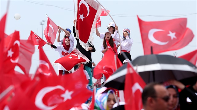 13.30 civarında alana girişlerin başlaması bekleniyordu. Ancak yoğun ilgi nedeniyle kapılar sabah saat 10.30'da açıldı. 