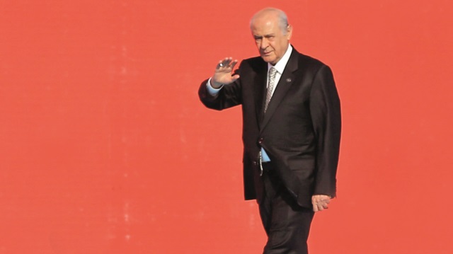 5 milyona yakın vatandaşın katıldığı mitingte ilk konuşmayı MHP Genel Başkanı Devlet Bahçeli yaptı.