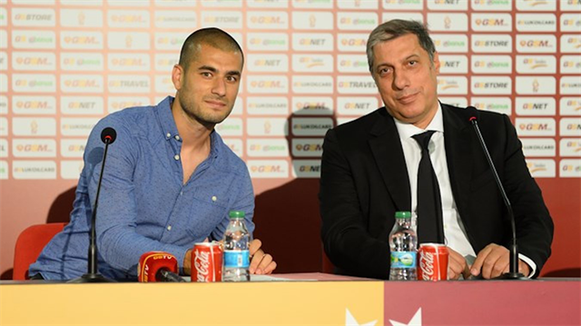 Galatasaray Kuübü 2016-2017 yaz transfer döneminde 3 futbolcunun bonservis bedeli için 11.5 milyon euro harcadı. Sarı kırmızılıların yabancı sınırı kalkmışken transferde yerli oyunculara yönelmesi ve verilen yıllık ücretler taraftarı kızdırdı.
