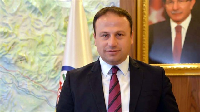 Erbaa Belediye Başkanı Hüseyin Yıldırım gözaltına alındı. 