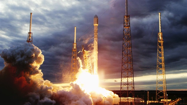 SpaceX'in yeniden kullanılabilir roketi Falcon 9'un yeni görüntüleri yayınlandı.