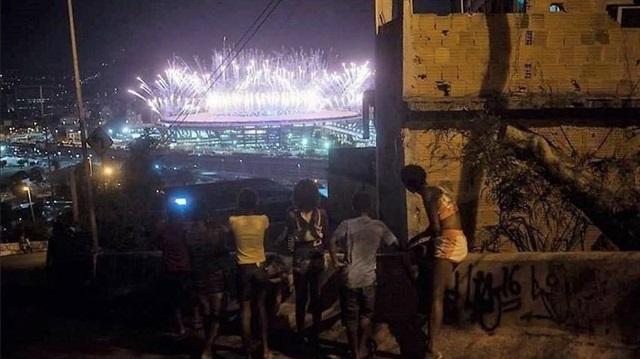 Rio Olimpiyat Oyunları yaşanılan sorunlarla gündem olmaya devam ediyor. Sporcuların yaşadığı teknik sorunların ardından şimdi de şiddet olayları organizasyona damga vuruyor.