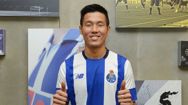 Trabzonspor'un Porto'nun Güney Koreli forveti Hyun-Jun Suk'u 1 yıllığına kadrosuna kattı. 