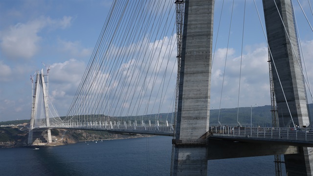 Ulaştırma Denizcilik ve Haberleşme Bakanı Yavuz Sultan Selim Köprüsü'nde inşaatın 10 gün içinde tamamlanacağını söyledi. 