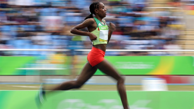 Rio’da atletizmin ilk gününde kadınlar 10 bin metrede tarihi bir dünya rekoru kırıldı. Etiyopyalı Almaz Ayana, 29:17.45 ile 23 yıllık dünya rekorunu 14 saniye farkla tarihe gömdü.