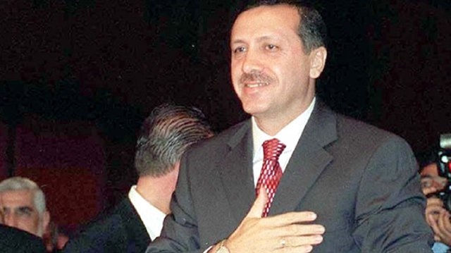 ARŞİV- 14 Ağustos 2001 yılında AK Parti'nin kuruluşunun ardından kaydedilen bir fotoğraf.