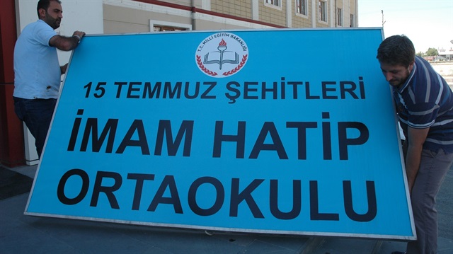 FETÖ'nün okulu artık 15 Temmuz Şehitleri İmam Hatip Ortaokulu ismini aldı.