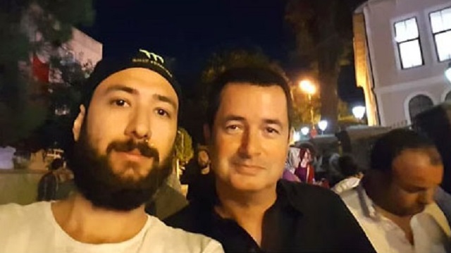 Demokrasi nöbetlerinde bütün ünlülerle özçekim yaptı