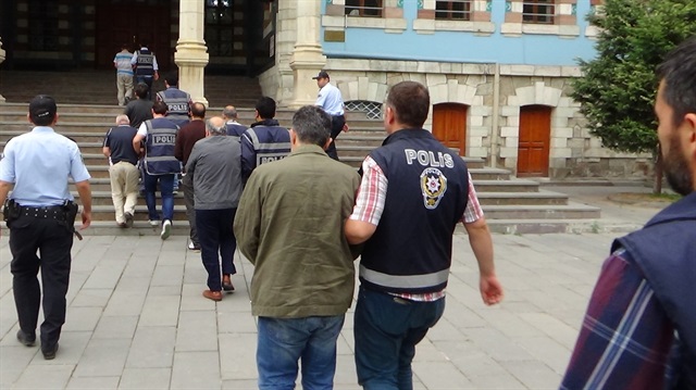 Kütahya’da, Fetullahçı Terör Örgütü/Paralel Devlet Yapılanması (FETÖ/PDY) soruşturması kapsamında gözaltına alınan 7 kişi adliyeye sevk edildi.