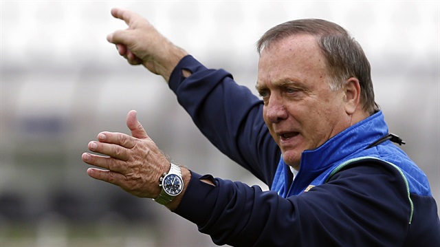 Hollanda basını, Fenerbahçe'nin Dick Advocaat ile görüştüğünü açıkladı. 