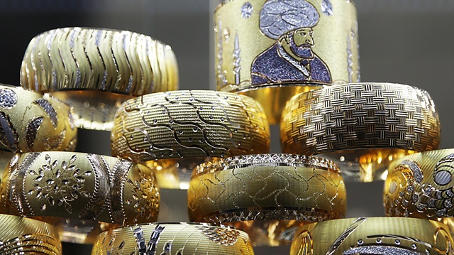 Altının kilogramı 126 bin 940 liraya geriledi.

