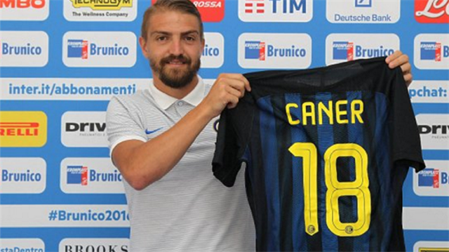 Inter'de yaşanan teknik direktör değişikliği sonrası Caner Erkin'in takımdan ayrılması bekleniyor. 