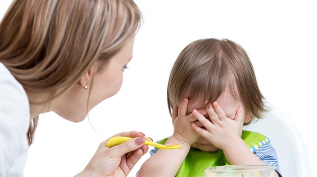 Psikolog Danışman Levent Erdem, çocuğun yemek yememe davranışının sebebinin ebeveynler olduğunu ifade etti. 