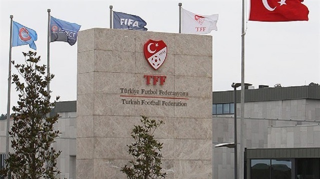 1. Lig ekibi Balıkesirspor'a TFF tarafından transfer yasağı geldi. 