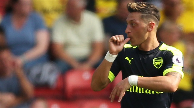 Mesut Özil, Arsenal'in Watford'u 3-1 yendiği maçta 1 gol attı.  