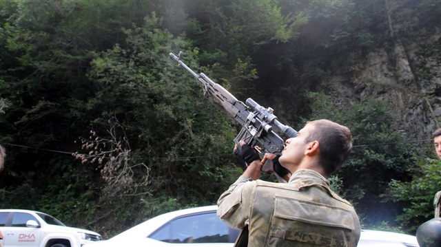 Maçka'da PKK'lı teröristleri etkisiz hale getirmek için operasyon sürüyor. 