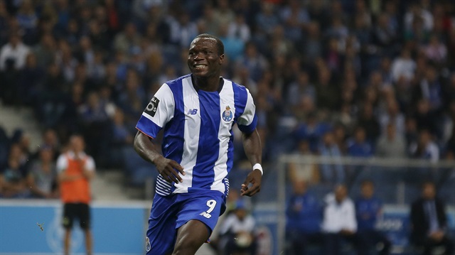 Porto'nun 24 yaşındaki golcüsü Aboubakar, Beşiktaş formasını giymeye hazırlanıyor.