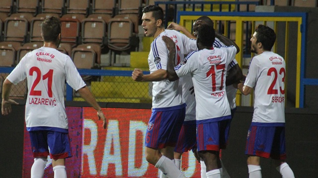 Karabüksporlu futbolcuların gol sevinci kameralara böyle yansıdı...