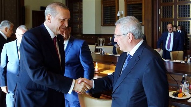 Cumhurbaşkanı Recep Tayyip Erdoğan, Fenerbahçe Kulübü Başkanı Aziz Yıldırım ile Külliye'de görüştü.