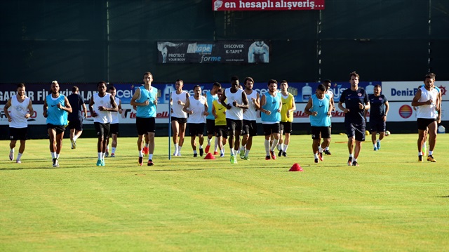 Antalyaspor'da kadroda düşünülmeyen 7 futbolcu takımda kaldı.
