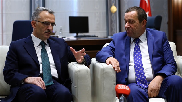 Maliye Bakanı Naci Ağbal ile KKTC Maliye Bakanı Serdar Denktaş. 