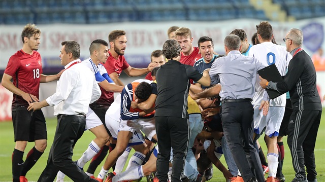 UEFA 2017 U-21 Avrupa Şampiyonası eleme maçında Türkiye, Kıbrıs Rum Kesimi ile karşılaştı. Mücadelede gergin anlar yaşandı. 