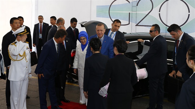 Cumhurbaşkanı Erdoğan, eşi ile birlikte G20 zirvesine katılmak üzere Çin'e geldi. 