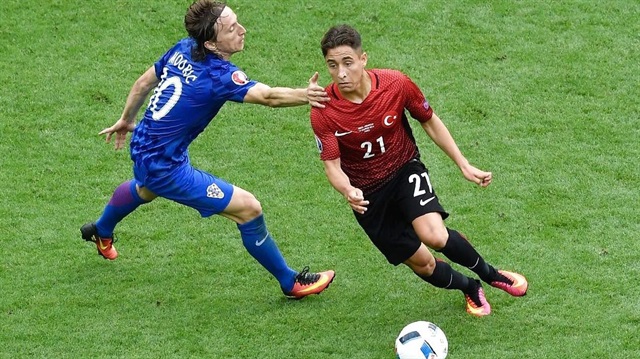 18 yaşındaki Emre Mor, EURO 2016'da ilk kez Luka Modric ile karşı karşıya gelmişti. 