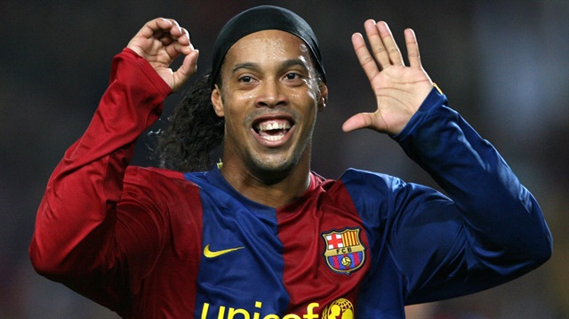 Barcelona'nın efsane futbolcularından Ronaldinho, kulübün Amerika'daki projesi için tanıtım yüzü oldu. 