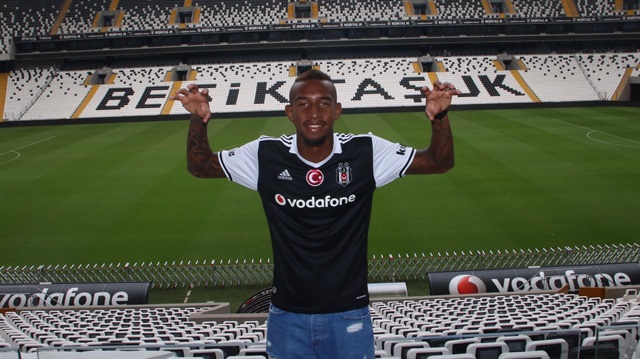 Beşiktaş'ın yeni transferi Anderson Talisca için eski kulübünden eleştiri geldi. 