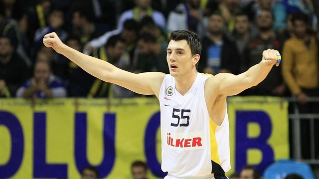 Fenerbahçeli basketbolcu Emir Preldzic'in Galatasaray'la anlaştığı iddia edildi.