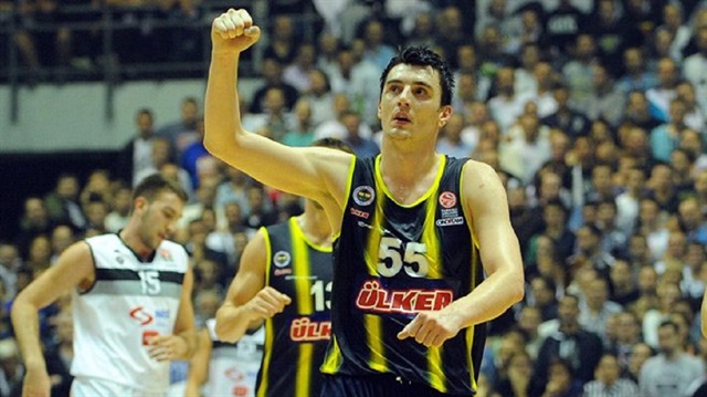 Fenerbahçeli basketbolcu Emir Preldzic, Galatasaray'la anlaştı.
