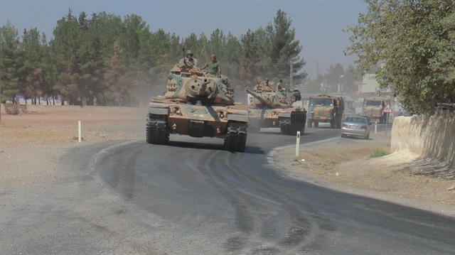 Fırat kalkanı Harekatının sürdüğü Suriye'ye askeri sevkıyat yapıldı. 