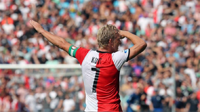Feyenoord-ADO Den Haag maçında gol perdesini açan Kuyt böyle sevindi.