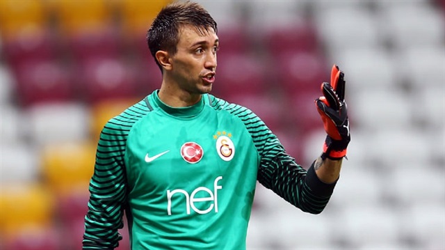 Galatasaray'da Muslera ile kaleci antrenörü Frans Hoek arasındaki gerilim Kayseri'de de sürdü.