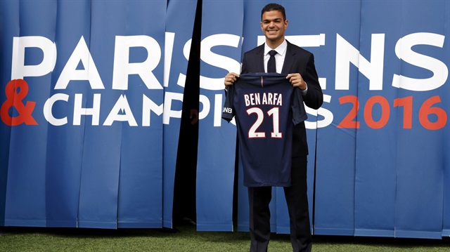 PSG'ye büyük umutlarla transfer edile Hatem Ben Arfa'nın hocası Unai Emery ile anlaşamadığı için takımdan ayrılma kararı aldığı belirtildi.