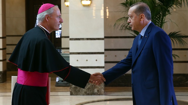 Cumhurbaşkanı Recep Tayyip Erdoğan 31 Ağustosta Vatikan'ın Ankara Büyükelçisi Paul Fitzpatrick Russell'i kabul etmişti.