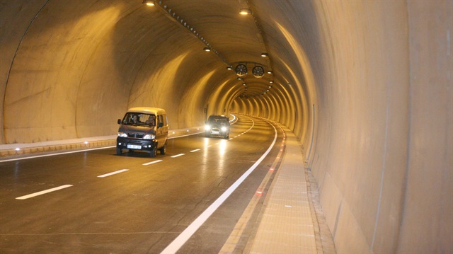 İzmir trafiği 'Konak Tüneli' ile rahatladı.

