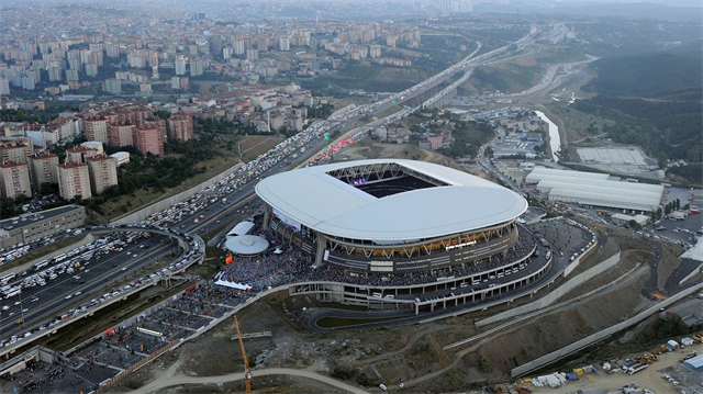 Galatasaray-Çaykur Rizespor karşılaşmasında metro seferleri kullanıma açık olacak.