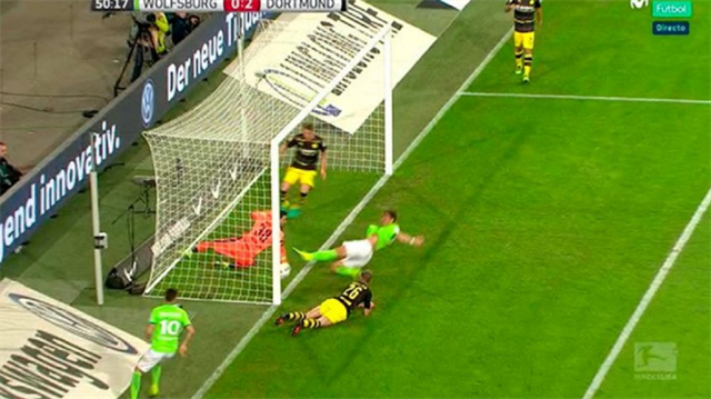 Mario Gomez, Dortmund maçında kaçırdığı gollerle Almanya'da gündem oldu.