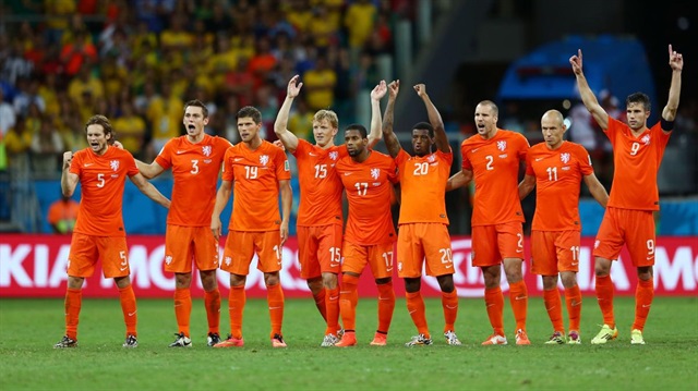 Hollanda Milli Takımı'nda Van der Wiel, Van Persie ve Nigel de Jong gibi isimler kadroda bulunmuyor.