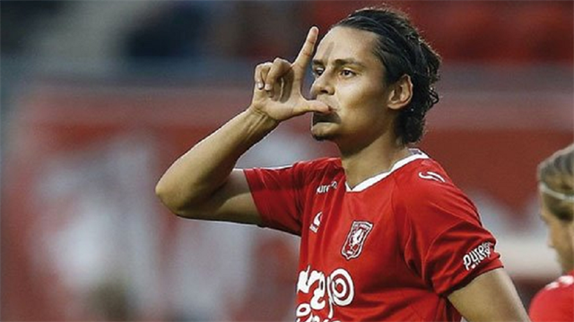 19 yaşındaki milli futbolcu Enes Ünal, Twente formasıyla çıktığı 5 maçta 6 gol atarken 1 de asist yapma başarısı gösterdi. 