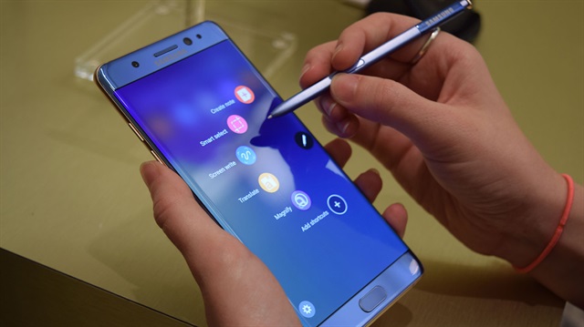 Bataryasında yaşanan sorun sonrası Samsung Galaxy Note 7 serisi telefonlar değiştirilmek üzere geri çağrılmıştı.